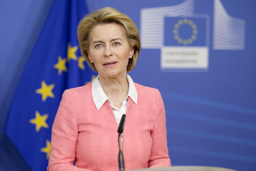Predsednik vlade Janez Janša o ukrepih EU proti koronavirusu s predsednico Evropske komisije Ursulo von der Leyen