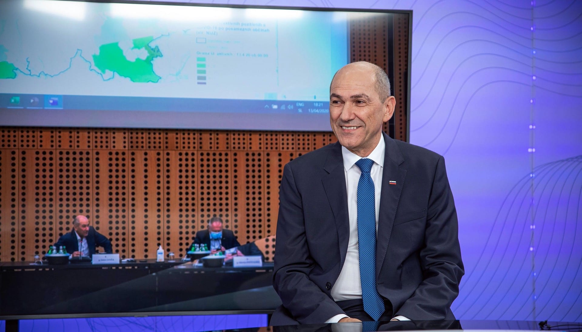 Premier Janez Janša: V boju s koronavirusom smo dobili prvo bitko, nismo pa še zmagali