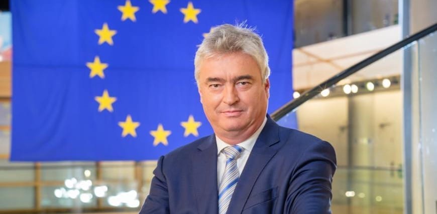 Dr. Milan Zver: Tajvan se je uspešno spopadel s COVID-19, zato bi svoje izkušnje lahko delil tudi z ostalimi državami