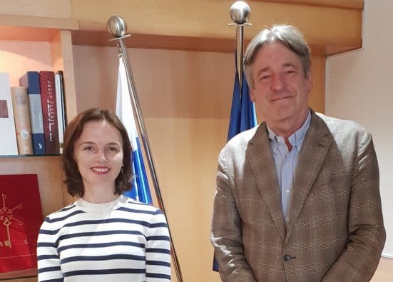 Minister dr. Vasko Simoniti z britansko veleposlanico Sophie Honey tudi o medijski krajini