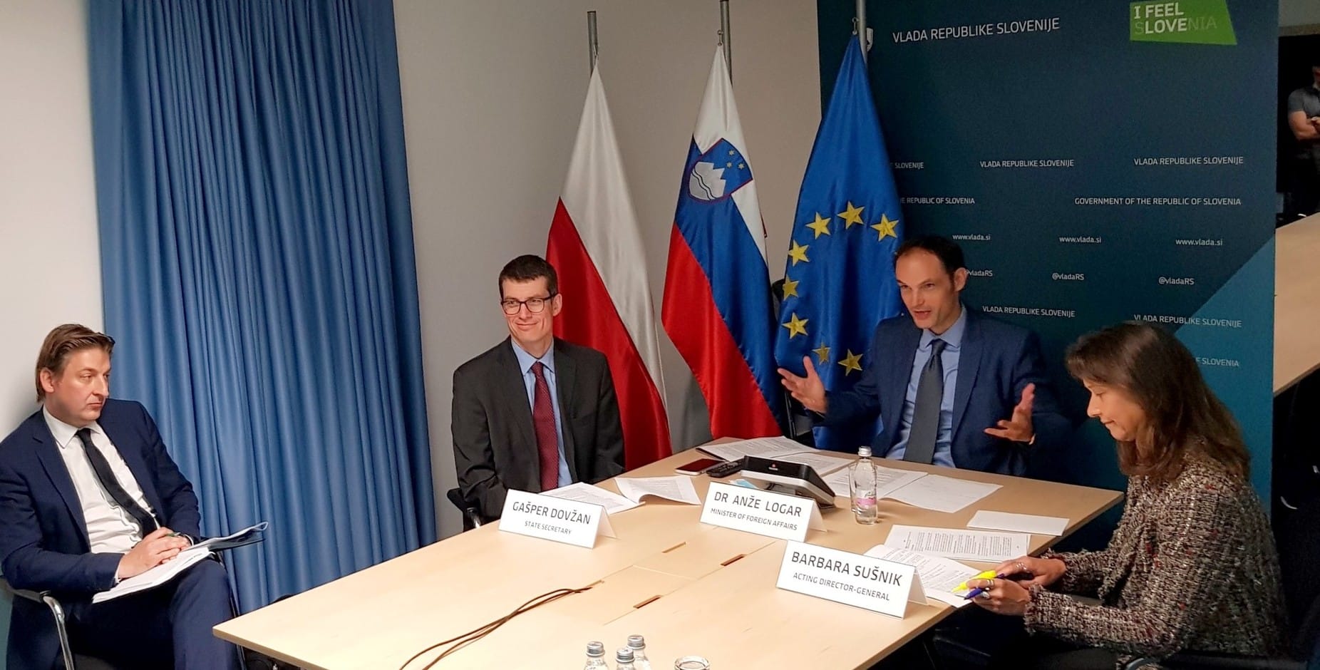 Minister dr. Logar na video konferenci s poljskim zunanjim ministrom Czaputowiczem