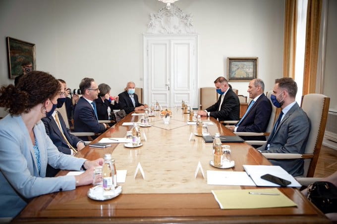 Predsednik vlade Janez Janša na srečanju z nemškim zunanjim ministrom Heikom Maasom