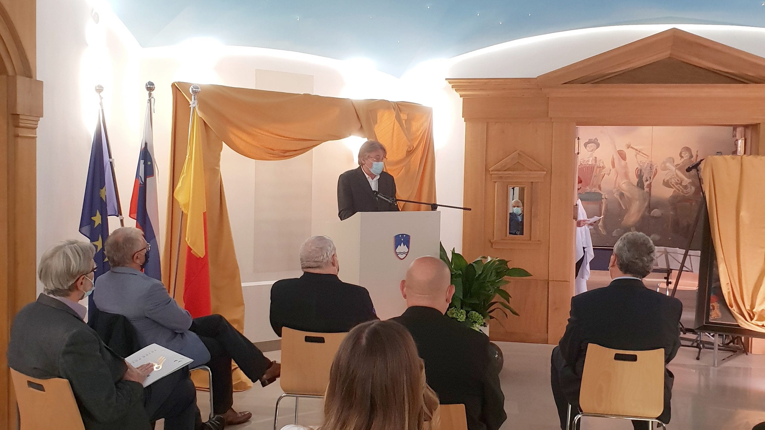 Minister za kulturo dr. Vasko Simoniti je bil osrednji govornik na slovesnosti ob Mednarodnem dnevu miru na Cerju