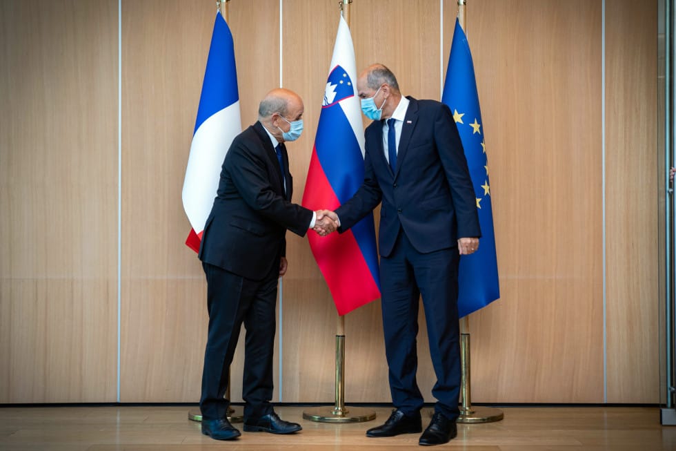 Predsednik vlade Janez Janša se je srečal z ministrom za Evropo in zunanje zadeve Francoske republike Jean-Yves Le Drianom