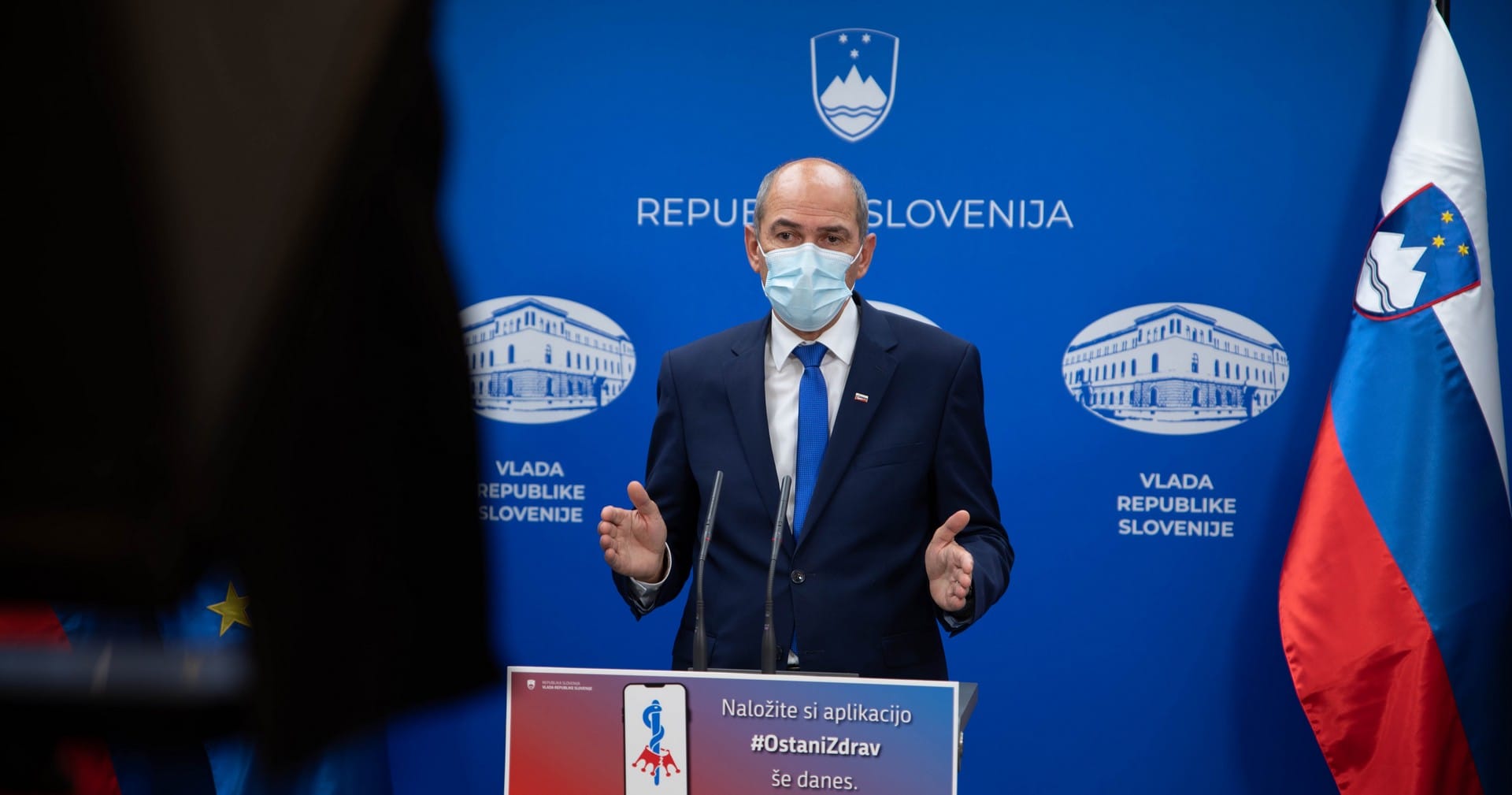 Predsednik vlade Janez Janša predstavil ukrepe za zajezitev širjenja okužbe s koronavirusom