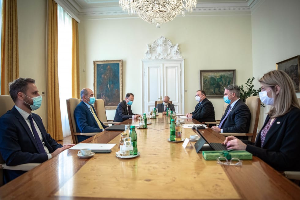 Predsednik vlade Janez Janša z avstralskim ministrom za finance Mathiasom Cormannom