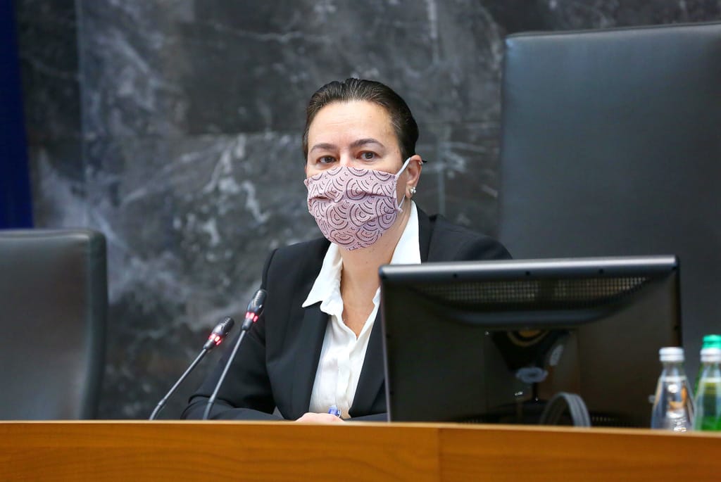 Anja Bah žibert: Kljub velikim izdatkom za reševanje zdravstvene krize sta proračuna naravnana razvojno
