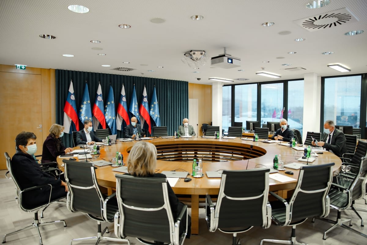 Predsednik vlade Janez Janša sprejel predstavnike Trgovinske zbornice Slovenije