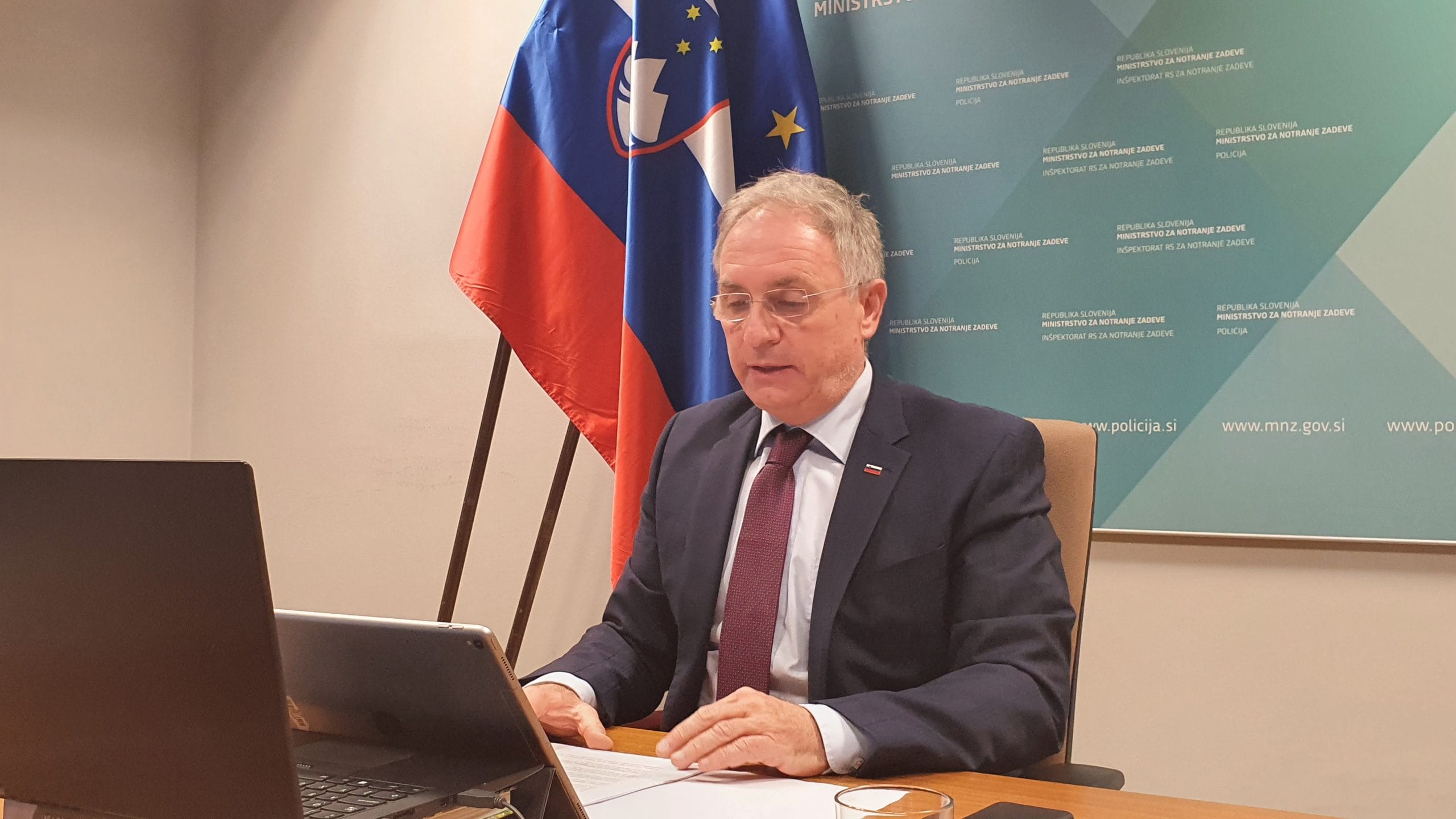 Srečanje notranjih ministrov tria namenjeno iskanju rešitev na nerešena vprašanja v okviru pakta o migracijah in azilu