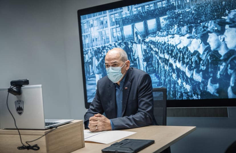 Predsednik vlade Janez Janša na videokonferenčnem zasedanju Častnega odbora za počastitev 30. obletnice samostojnosti
