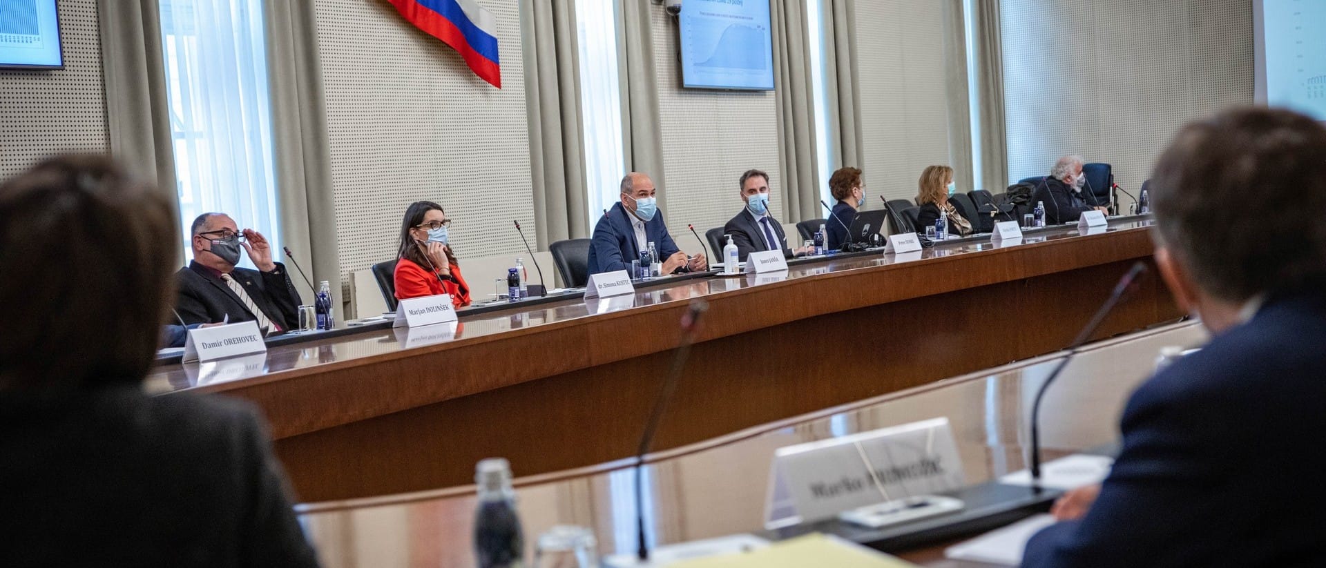 Predsednik vlade Janez Janša: Skupni interes je, da šole odpremo na varen način, in da ob tem ne tvegamo kolapsa zdravstvenega sistema