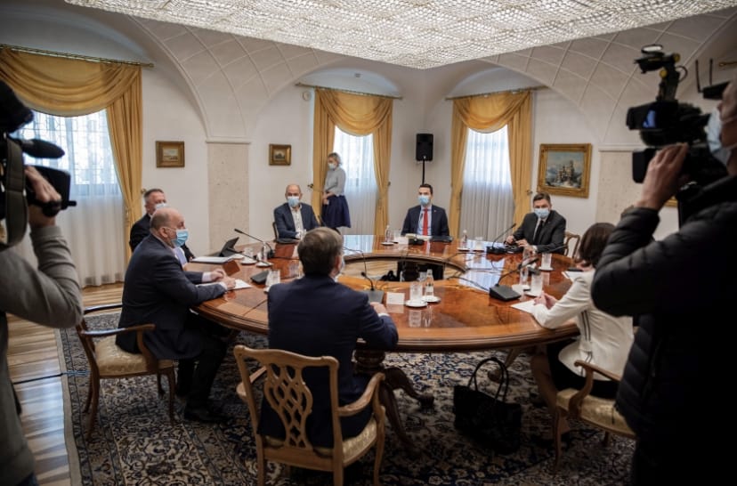 Predsednik vlade Janez Janša: Današnji pogovor s predsedniki in predsednicama parlamentarnih strank je bil koristen