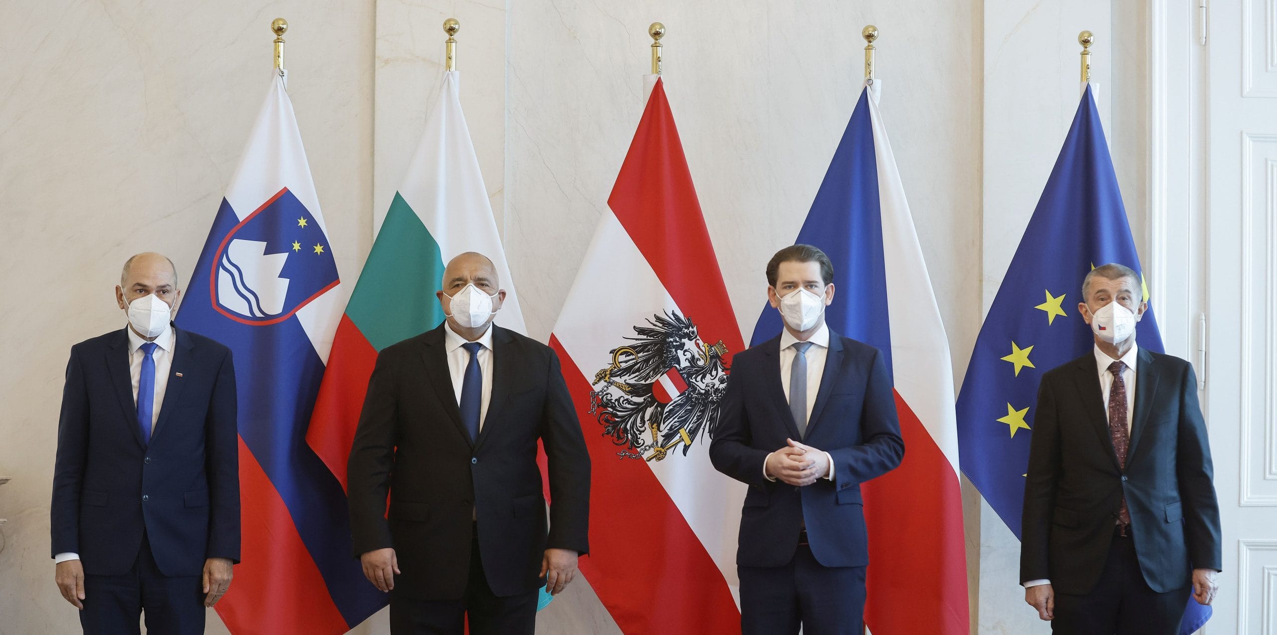 Predsednik vlade Janez Janša skupaj z evropskimi kolegi pozval h korektivnemu mehanizmu in k pravični dobavi cepiv