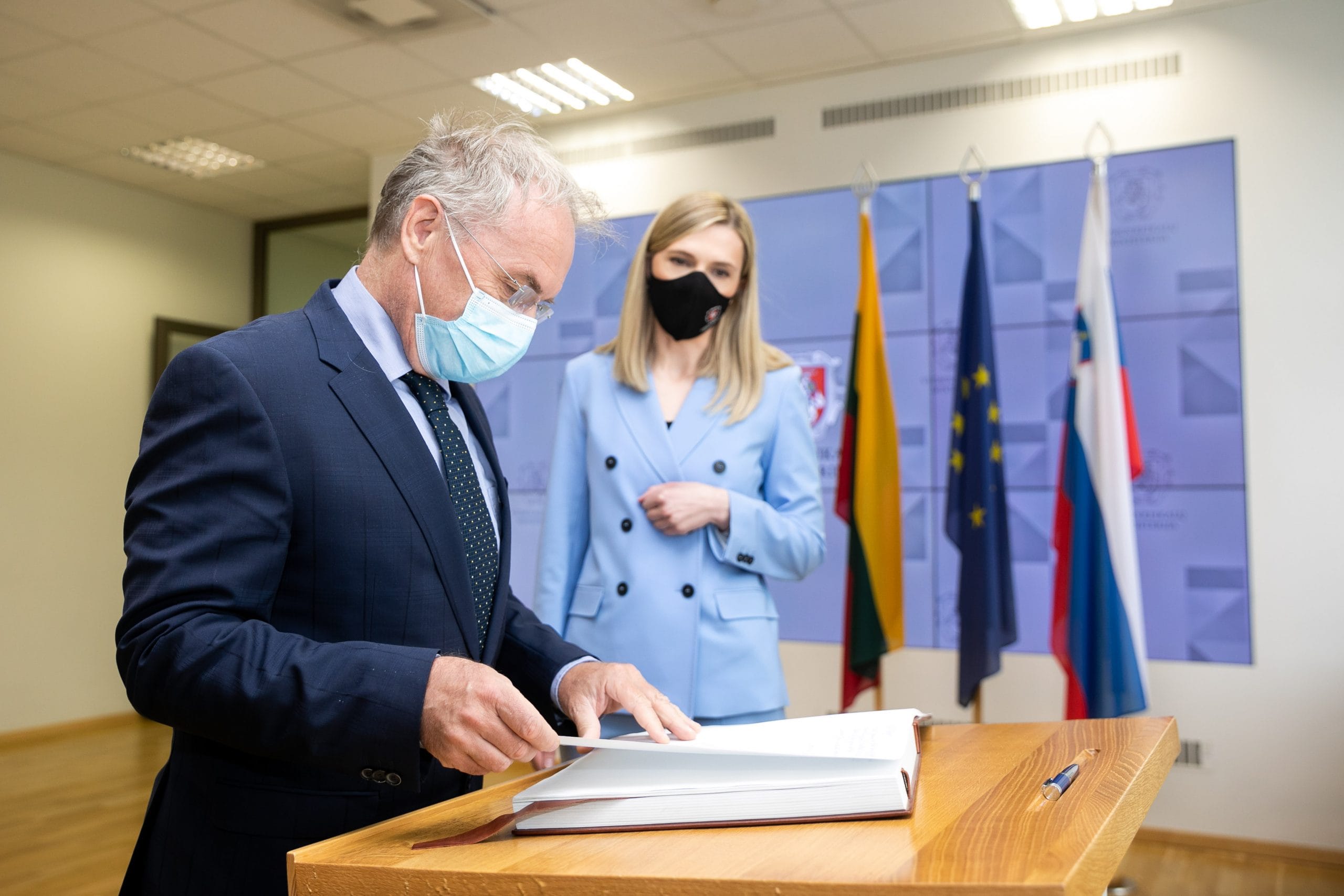 Minister Hojs na delovnem obisku v Litvi in Latviji