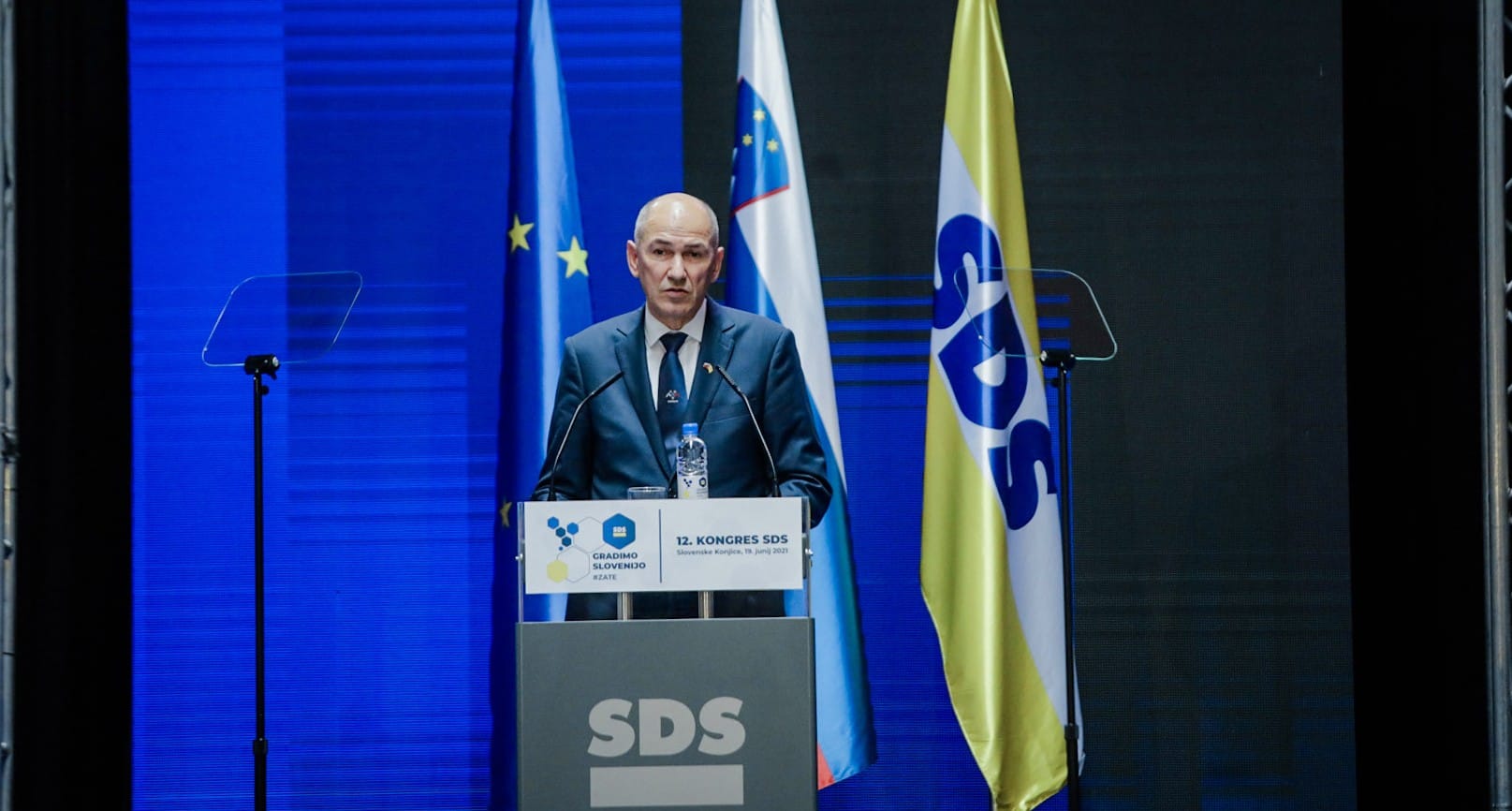 Janez Janša: Gradimo Slovenijo. Naš pogled je usmerjen v naslednjih 30 let.