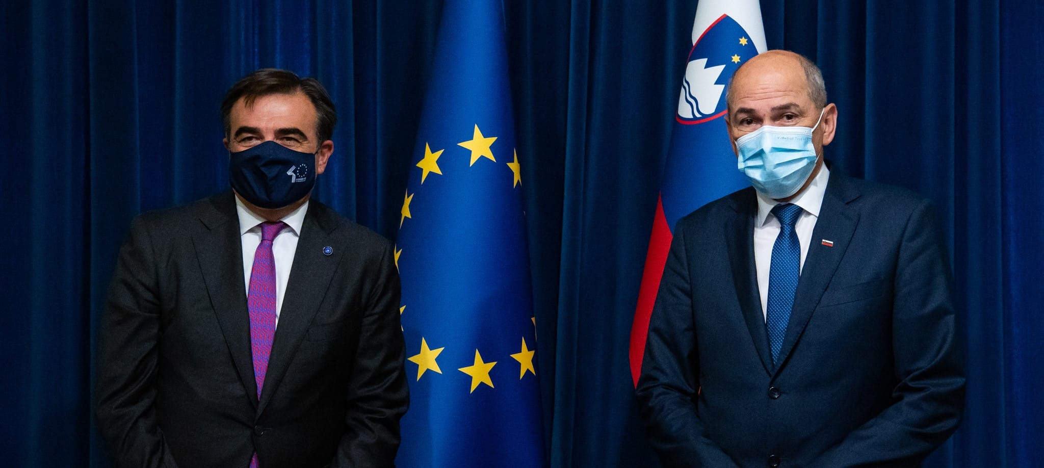 Predsednik vlade Janez Janša s podpredsednikom Evropske komisije Margaritisom Schinasom