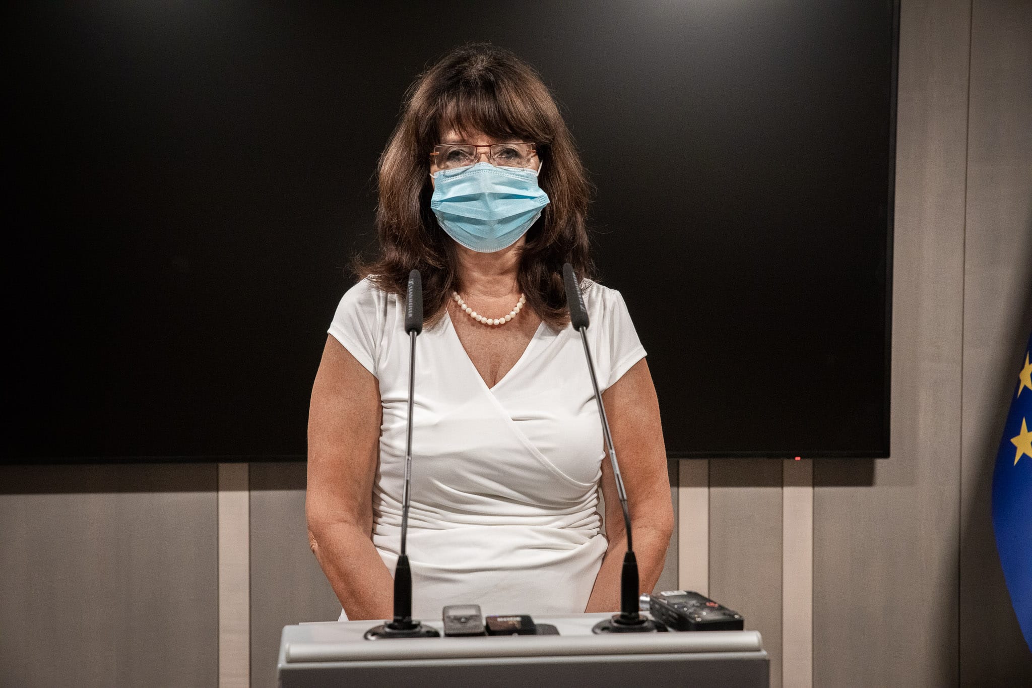 Mojca Škrinjar: To je napad na demokracijo, javno zdravje in lastnino.