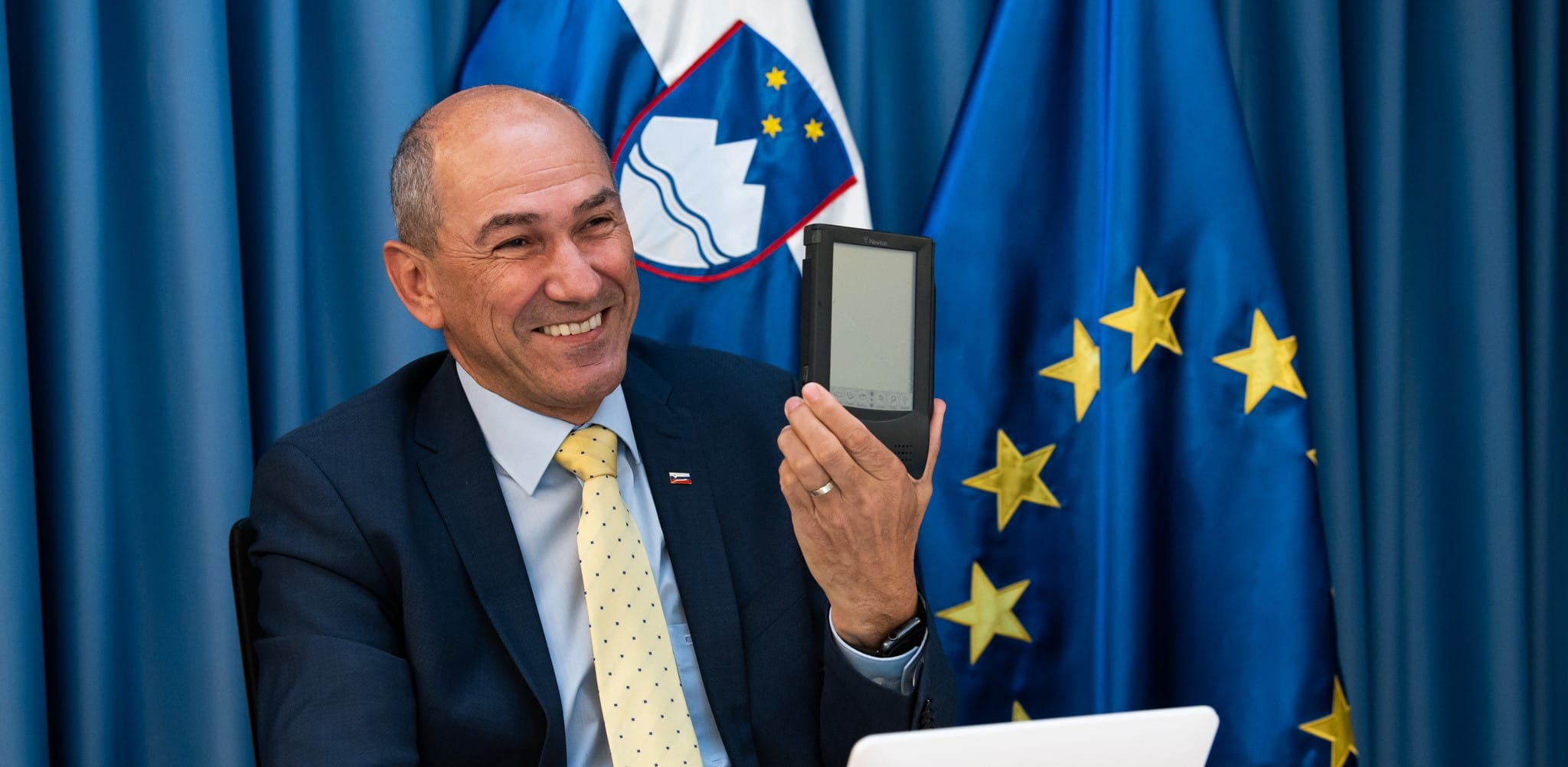 Predsednik vlade Janez Janša z glavnim izvršnim direktorjem Apple Timom Cookom