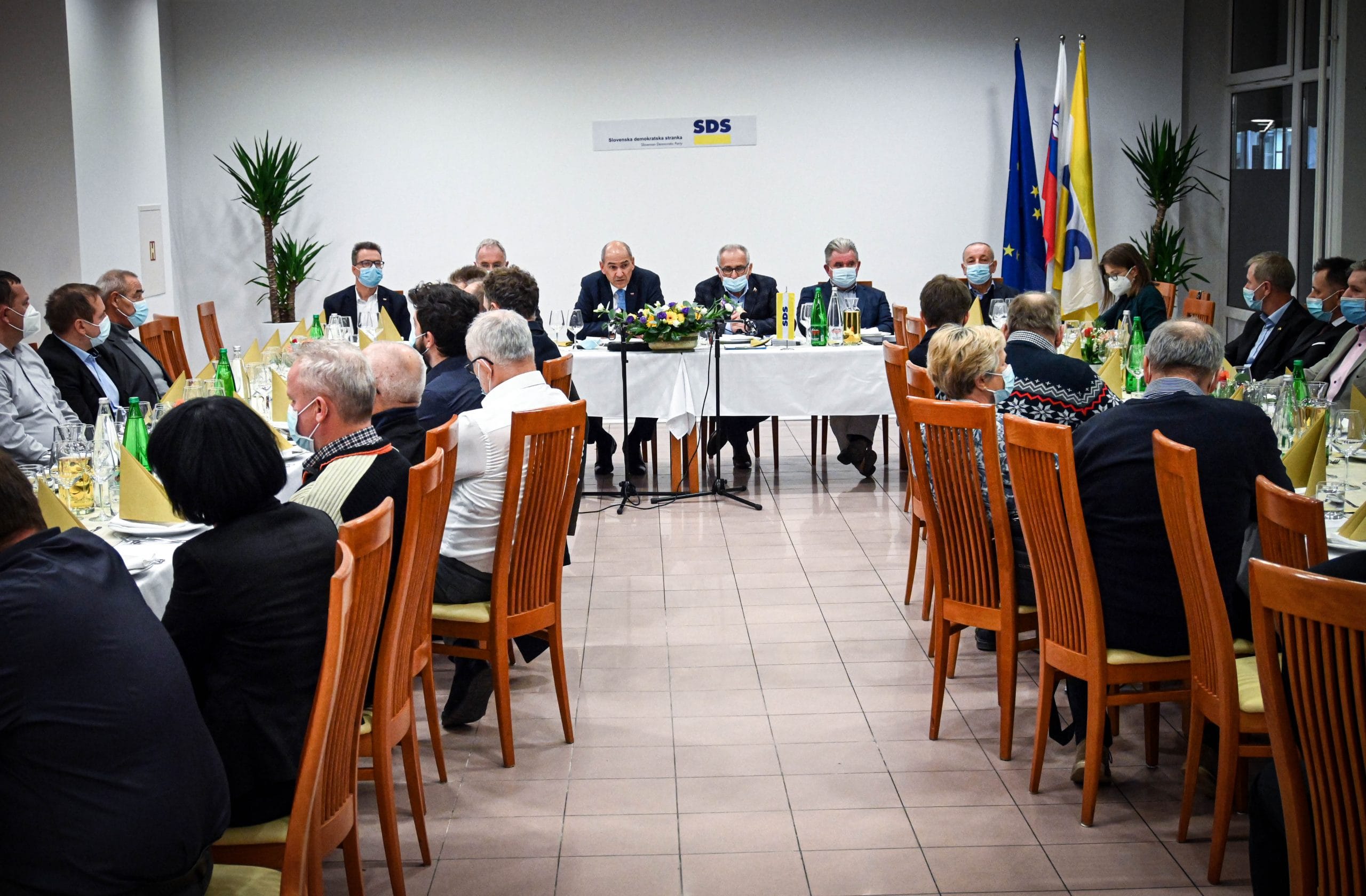 Srečanje predsednika vlade in ministrov SDS s predstavniki Pomurske regije