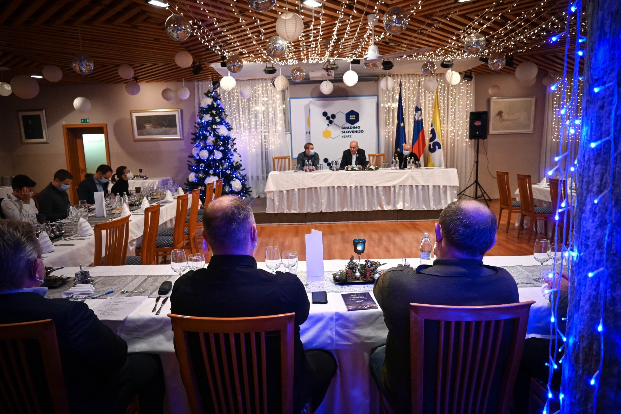 Srečanje predsednika vlade in ministrov SDS s predstavniki Gorenjske regije