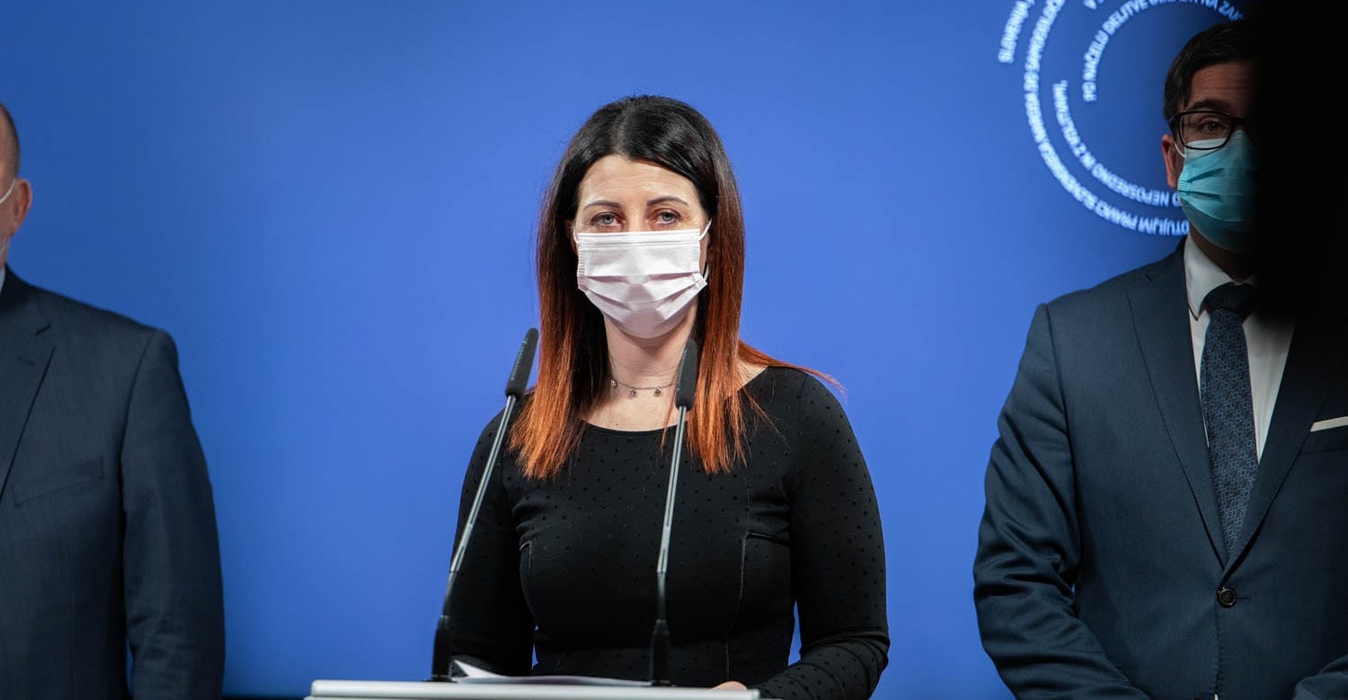 [NOVINARSKA KONFERENCA] mag. Karmen Furman: Predlagane spremembe zakona o javnem naročanju na področju nabav v zdravstvu bodo omogočile znižanje cen medicinskih opreme