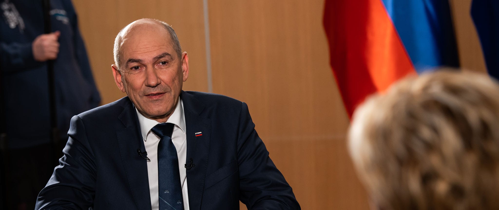 Predsednik vlade Janez Janša gost oddaje Odmevi na TV Slovenija 1