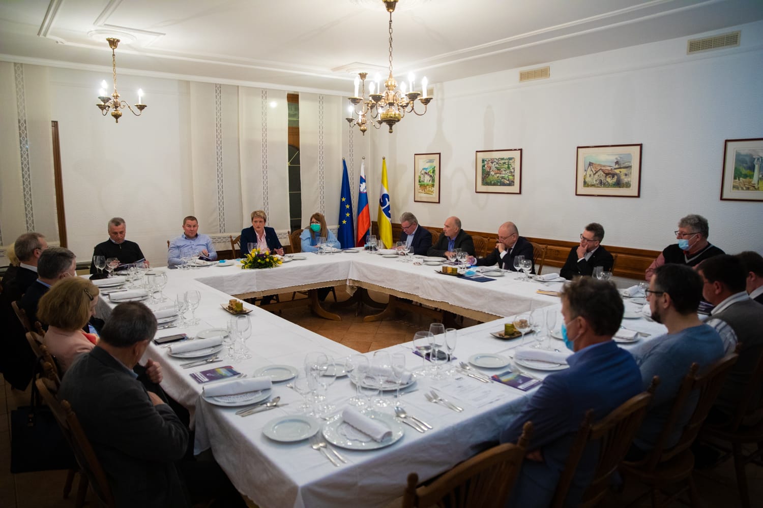Srečanje ministrske ekipe SDS s predstavniki Primorsko-notranjske regije