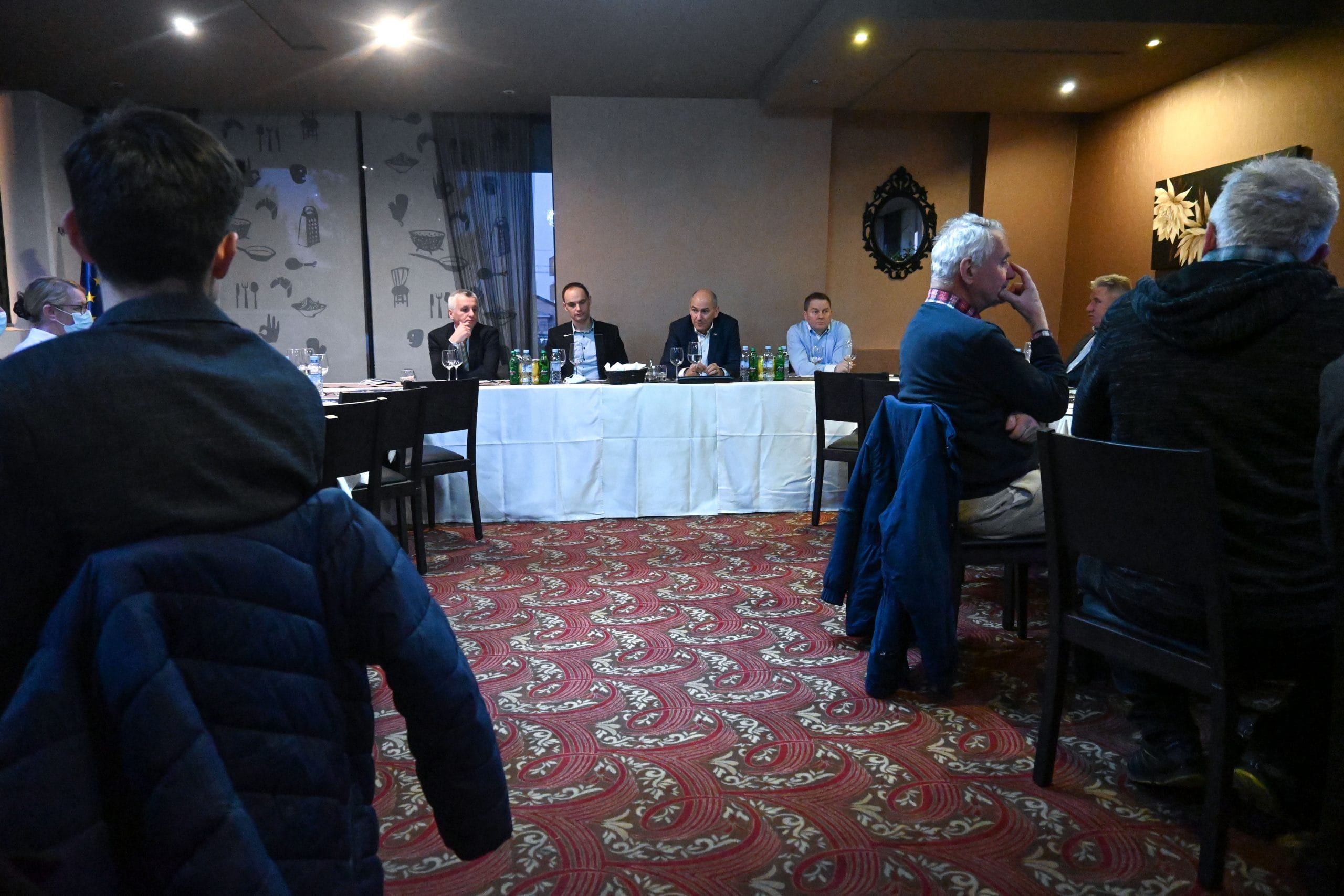 Srečanje predsednika vlade in ministrov SDS s predstavniki severnega dela Osrednjeslovenske statistične regije