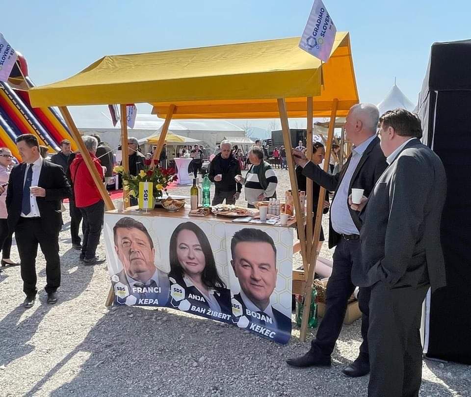 Poslanka SDS na Gregorjevem sejmu v Novem mestu; od 25. - 27. 3. 2022
