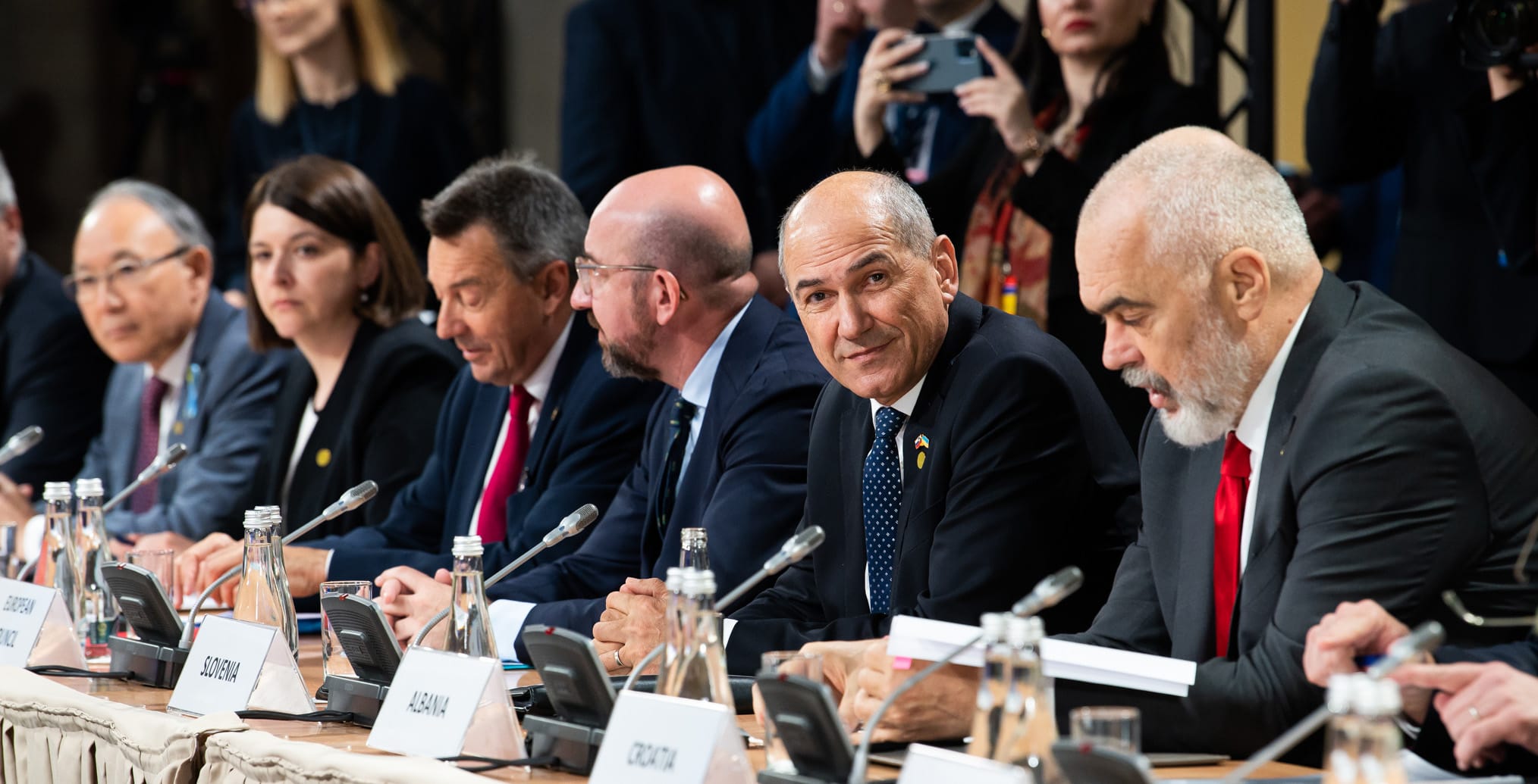 Predsednik vlade Janez Janša v Varšavi na donatorski konferenci za Ukrajino