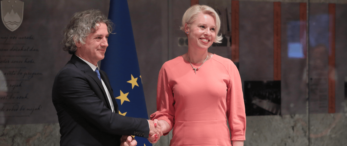 [POSLANSKO VPRAŠANJE] Ali predsednica Državnega zbora Urška Klakočar Zupančič ponuja nezakonito pravno pomoč?