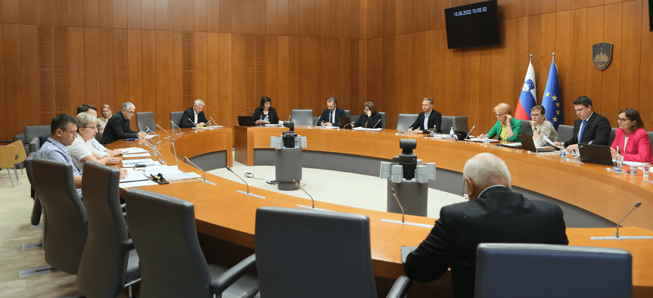 Alenka Helbl: Nedopustno je, da država ne najde skupnega jezika s Slovenskimi državnimi gozdovi