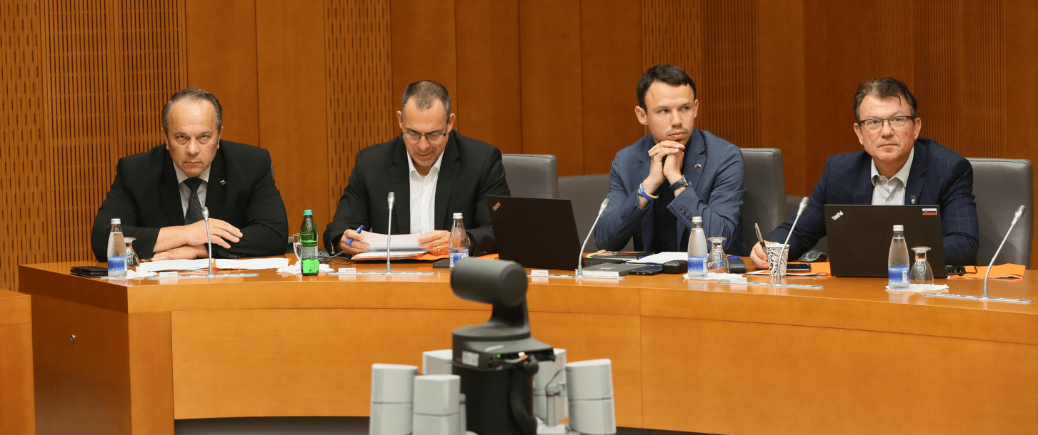 [PROTESTNO PISMO] V Poslanski skupini SDS ostro obsojamo ravnanja Lene Grgurevič ter predlagamo njeno razrešitev