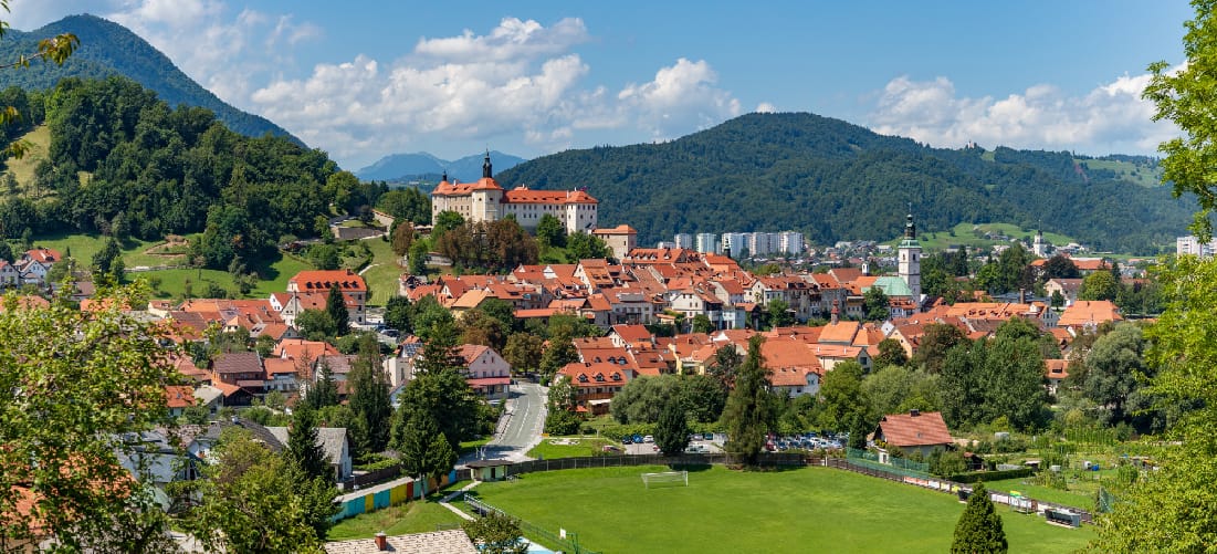 V SDS predlagamo, da se občini Škofja Loka z zakonom podeli status mestne občine