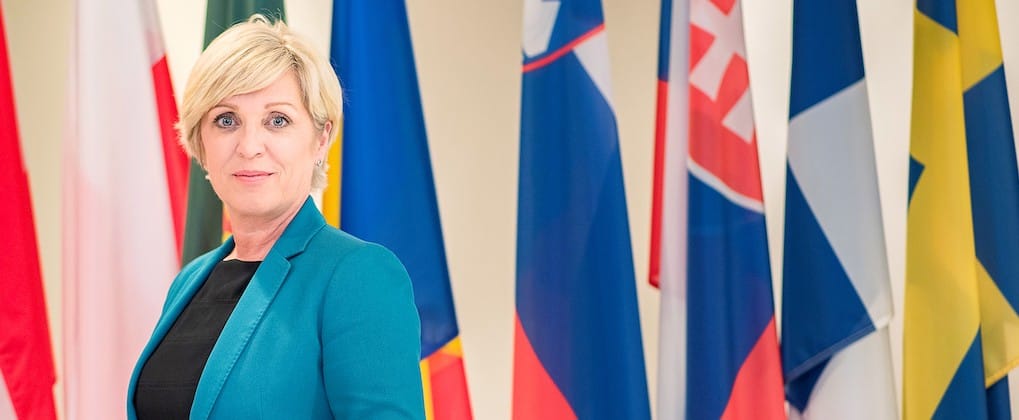 (INTERVJU) Romana Tomc: »Samo s servilnimi mediji, ki mirno sprejemajo diktatorske izjave, lahko nekdo vzpostavi absolutno oblast«