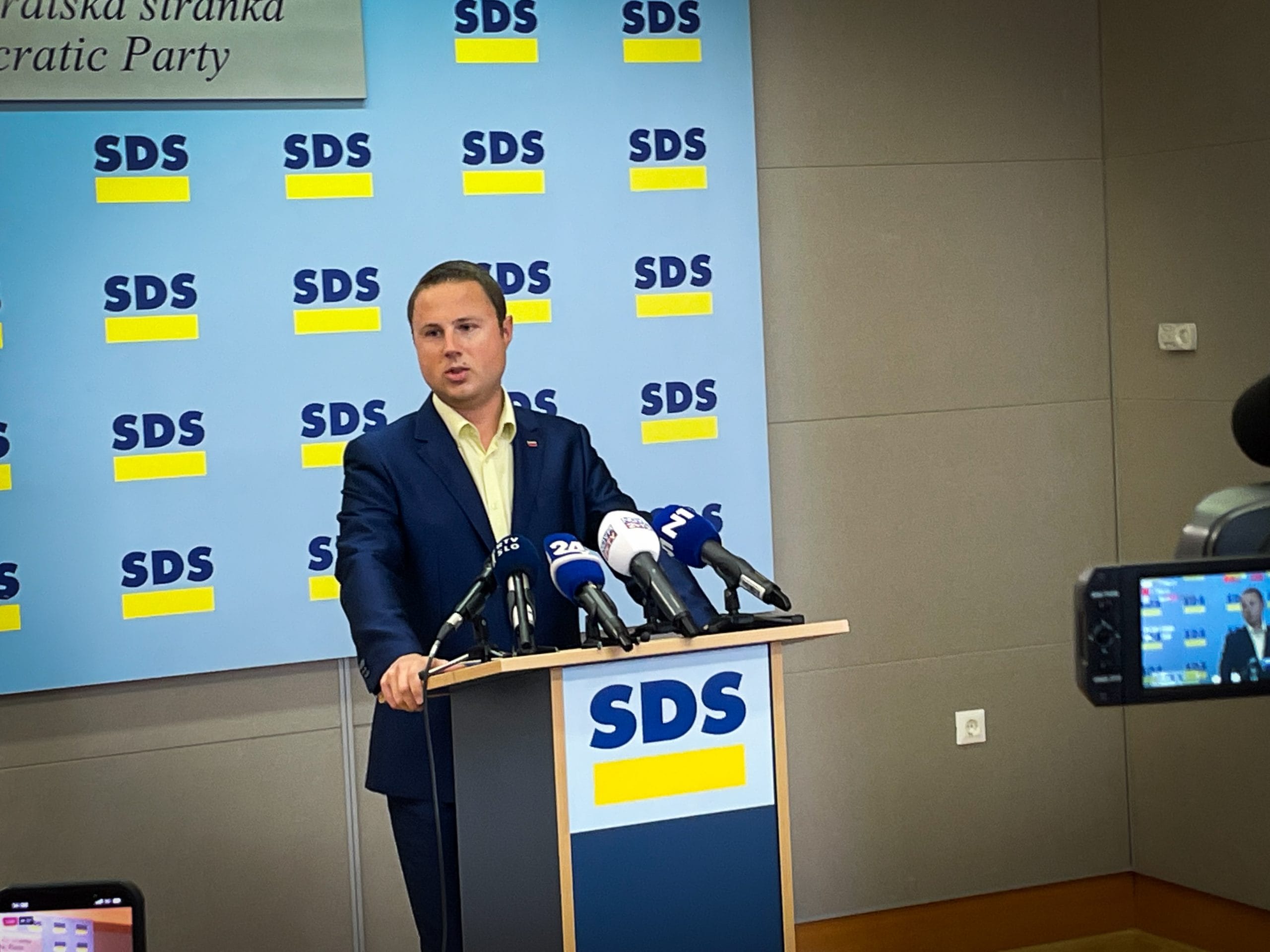 Dokazana je zlizanost glavnih medijev s stranko Gibanje Svoboda in vladajočo koalicijo