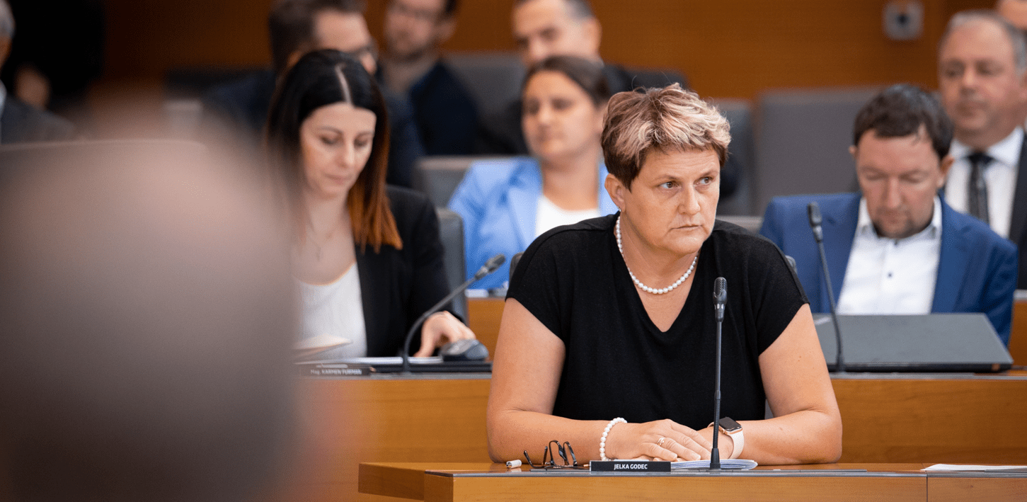 [POSLANSKO VPRAŠANJE] Kako bo Vlada ukrepala v primeru nedopustne zlorabe volilnih pravil za promocijo Nataše Pirc Musar?