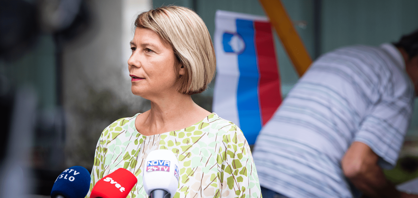 [POSLANSKO VPRAŠANJE] Ali držijo navedbe o zlorabah slovenskega socialnega sistema?