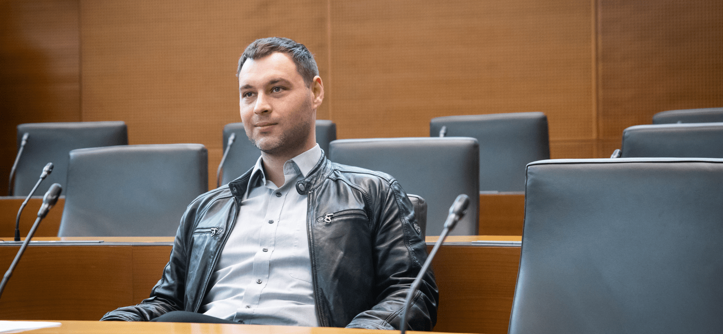 Je kandidat za predsednika republike Miha Kordiš zlorabil institut socialnega podjetništva?