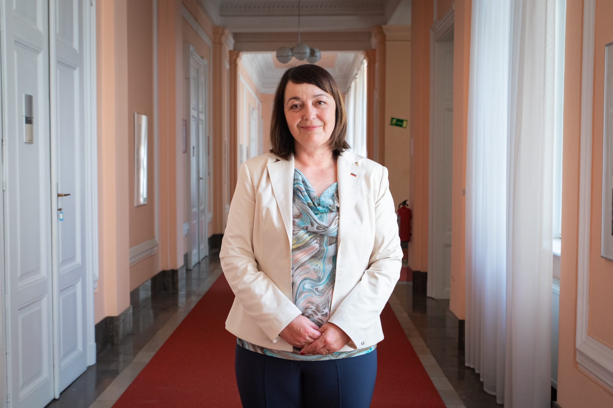 [POSLANSKA POBUDA] Alenka Helbl: Čas je, da zaradi energetske draginje pomoč dobijo tudi vzgojno-izobraževalne ustanove