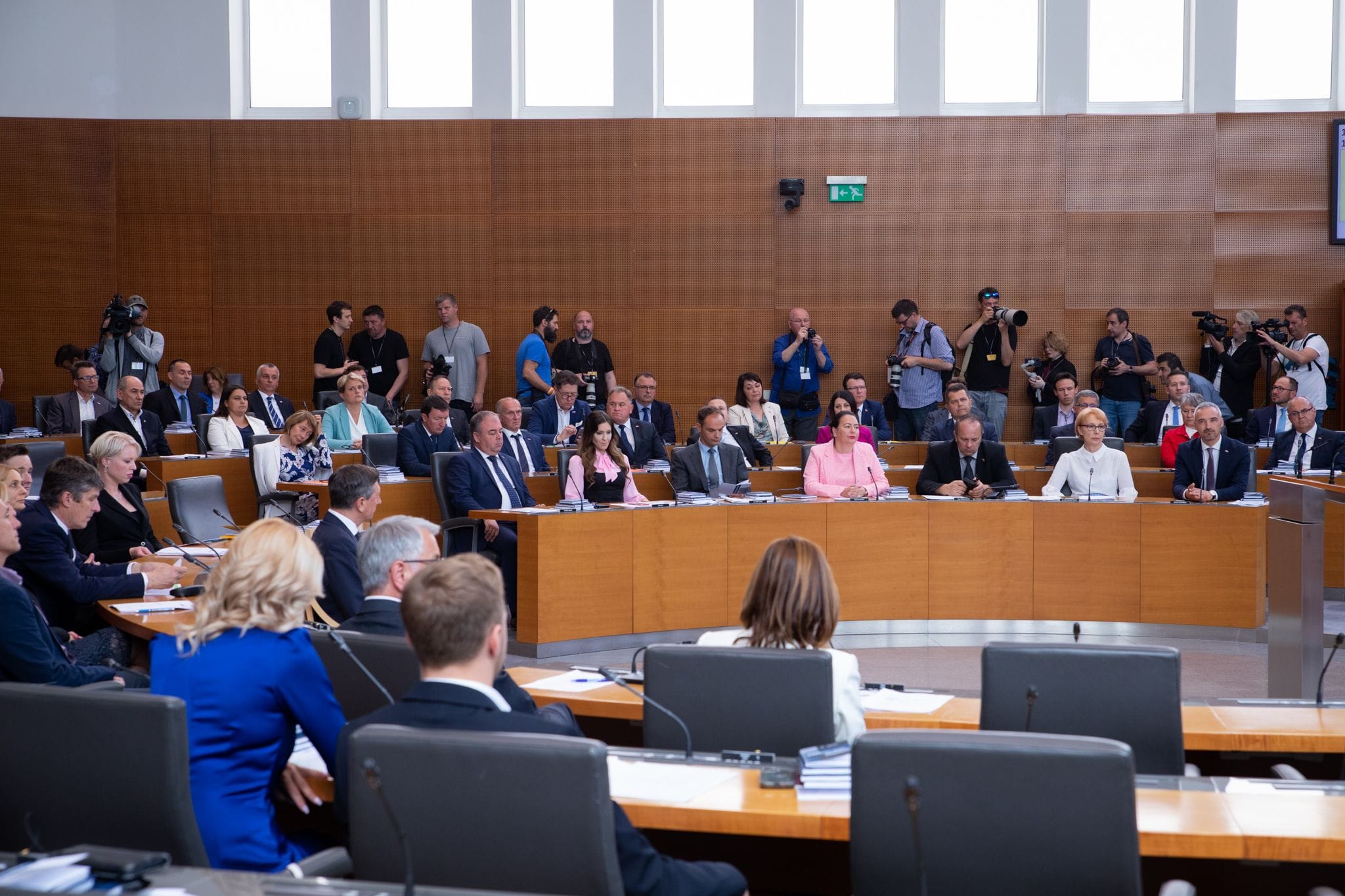 Vložili smo predlog za razpis posvetovalnega referenduma o sprejemu novele Zakona o dohodnini