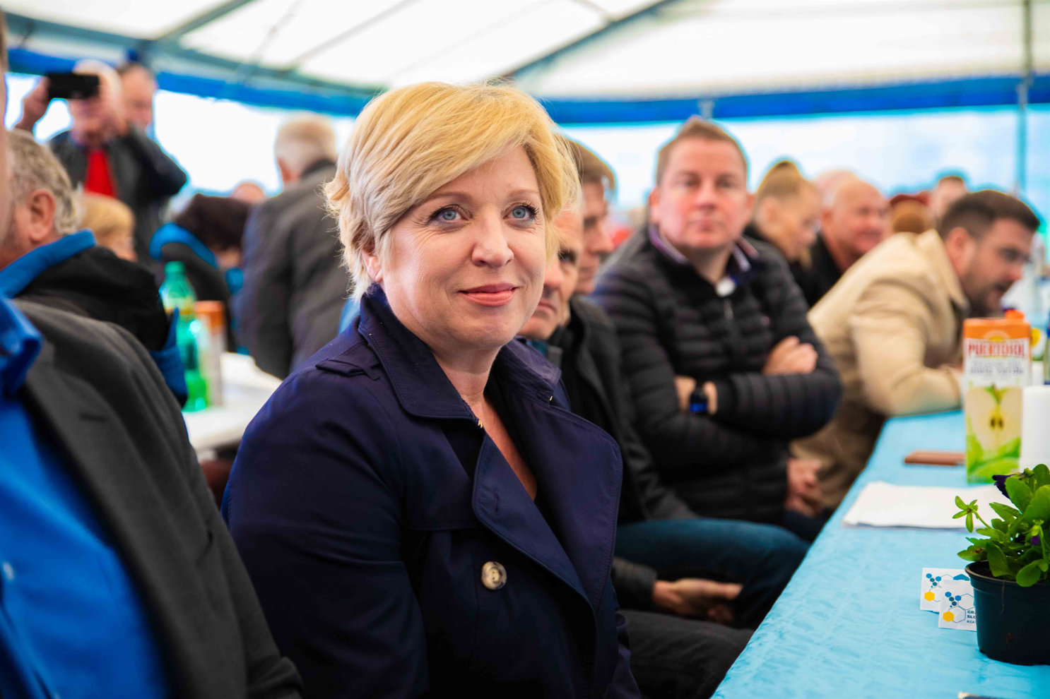 Romana Tomc: Vlada pomoč RTV pred finančnim zlomom pogojuje s sprejemom novega zakona, ki ji bo omogočal popoln politični nadzor