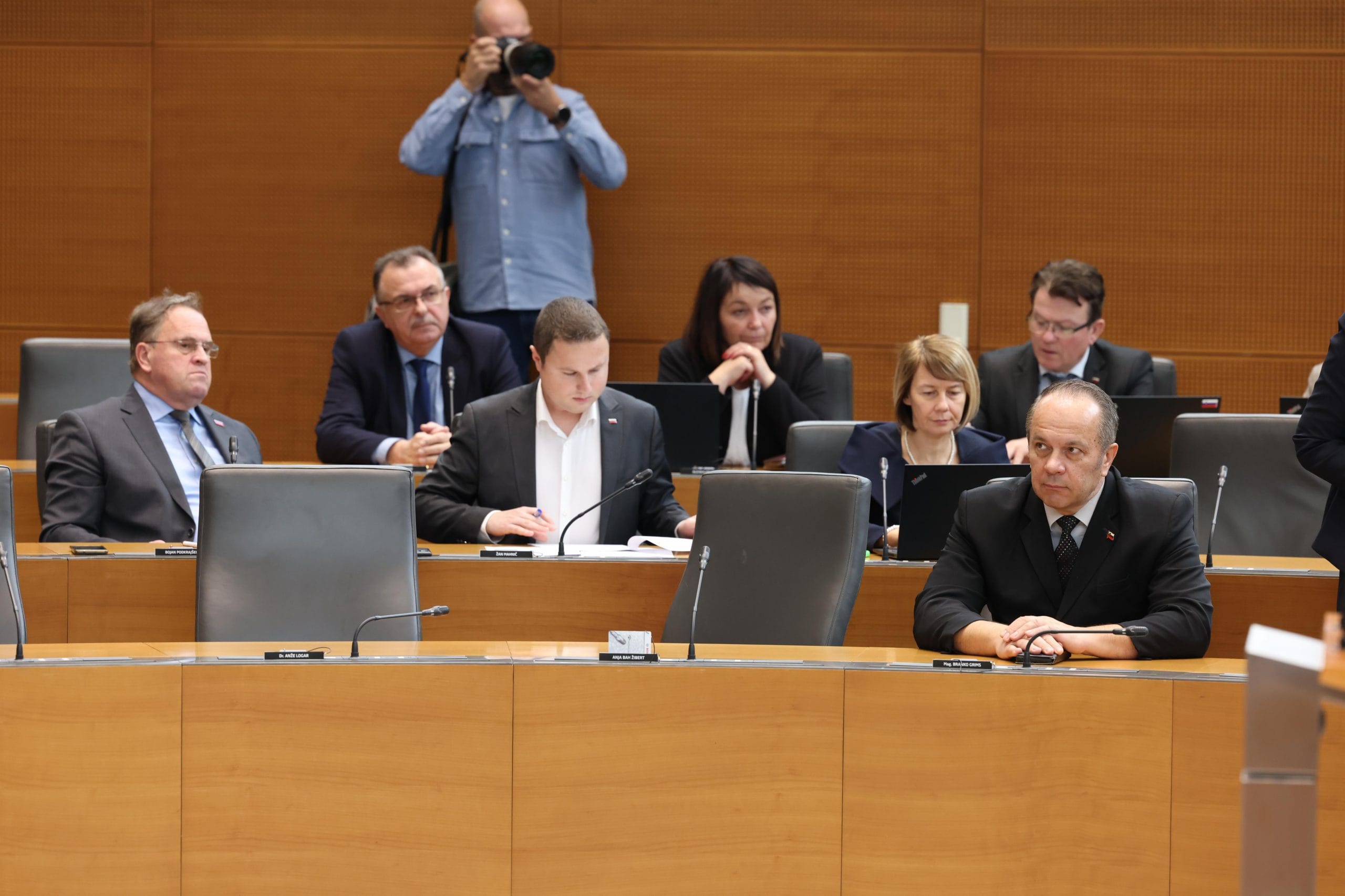 Žan Mahnič: Robert Golob zlorablja svoj položaj in se politično vmešava v Policijo