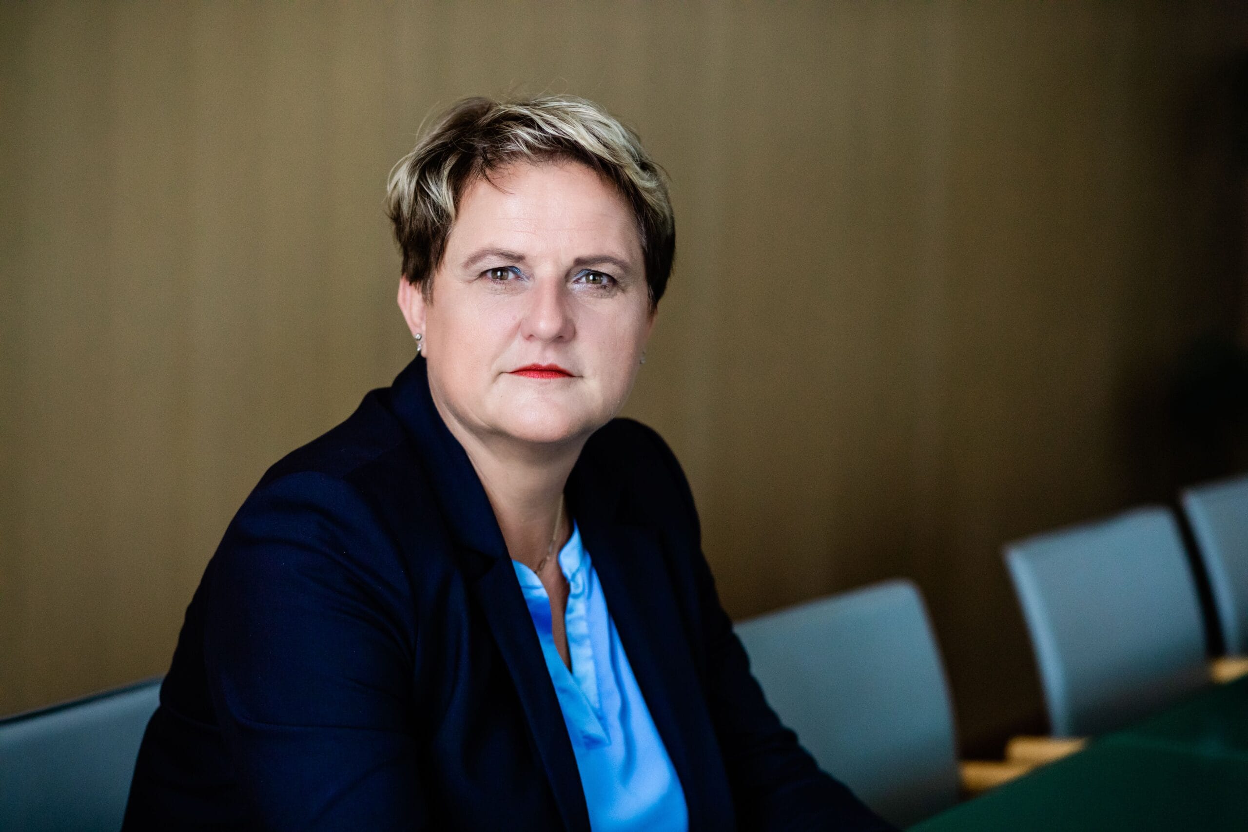Jelka Godec: Kdo odloča o primernosti raziskav, ki merijo uspešnost države?