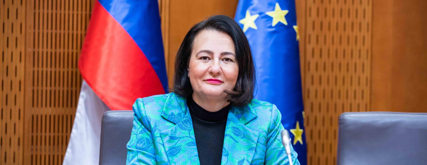 Anja Bah Žibert: Ali Ministrstvo za kmetijstvo pripravlja rešitve, ki bi uredile problematiko zapuščenih psov?
