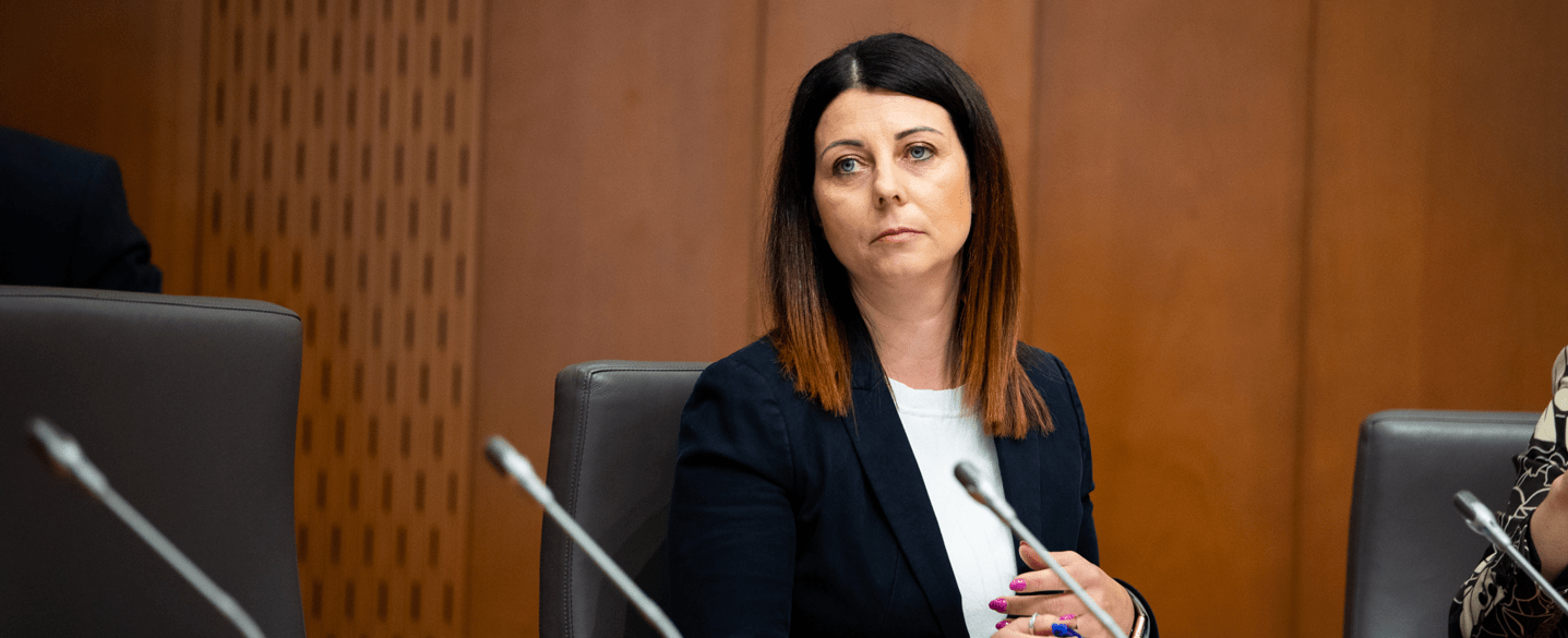 Mag. Karmen Furman: Nenavadno je, da minister, ki se zavzema za javno zdravstvo, ne opravlja dela v javnem zdravstvenem zavodu