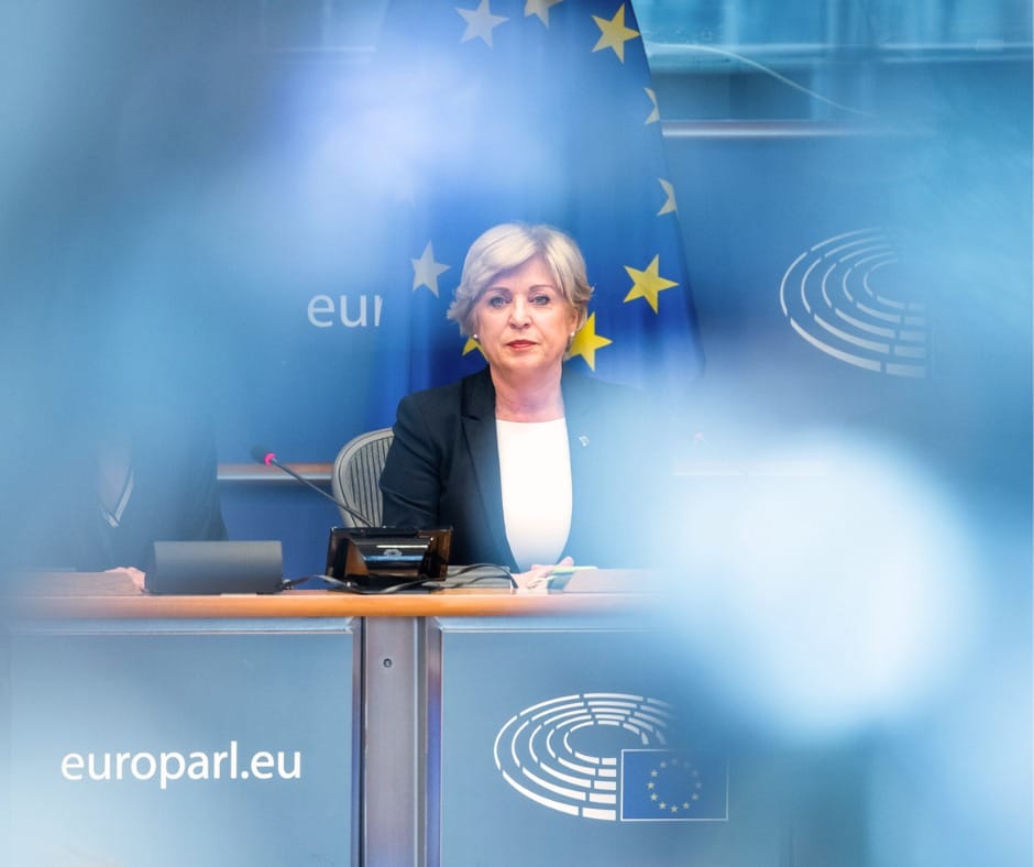 Romana Tomc: Za lažji in cenejši dostop do popravil naprav v EU