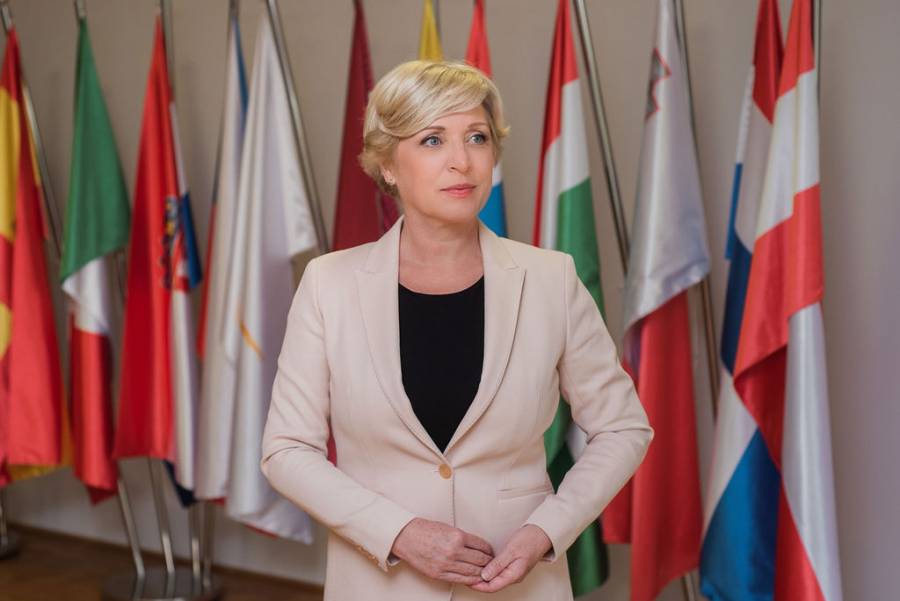 Romana Tomc stopnjuje pritisk na Evropski parlament in zahteva odziv