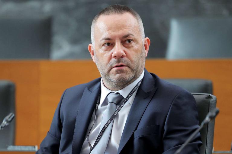 Vložena interpelacija zoper ministra za zdravje Danijela Bešiča Loredana