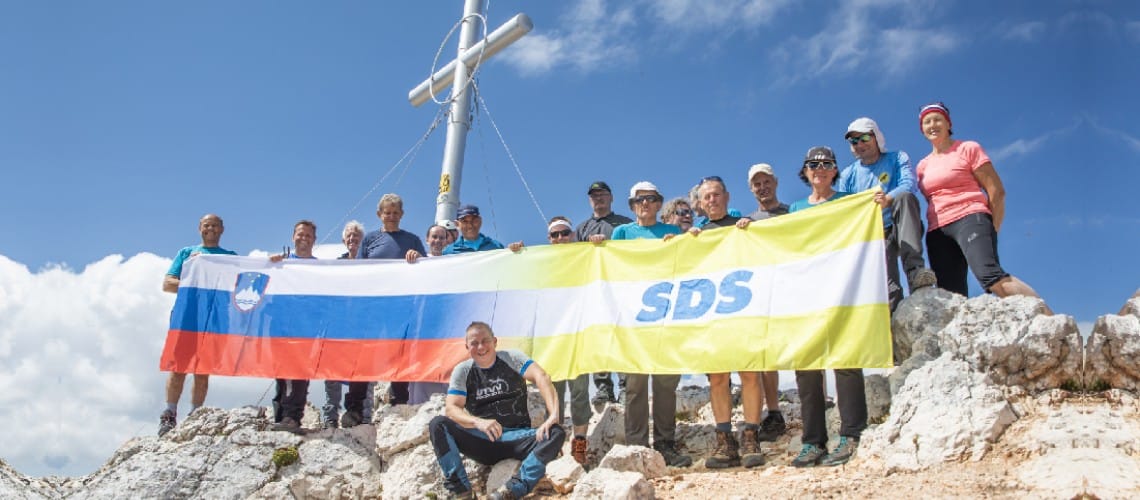 Odpoved organizirane tradicionalne gorniške ture do križa na Škrlatici in prireditve v Vratih